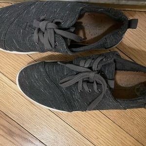 Grey TOM Sneakers, Comfortable and Lightweight size 6.5